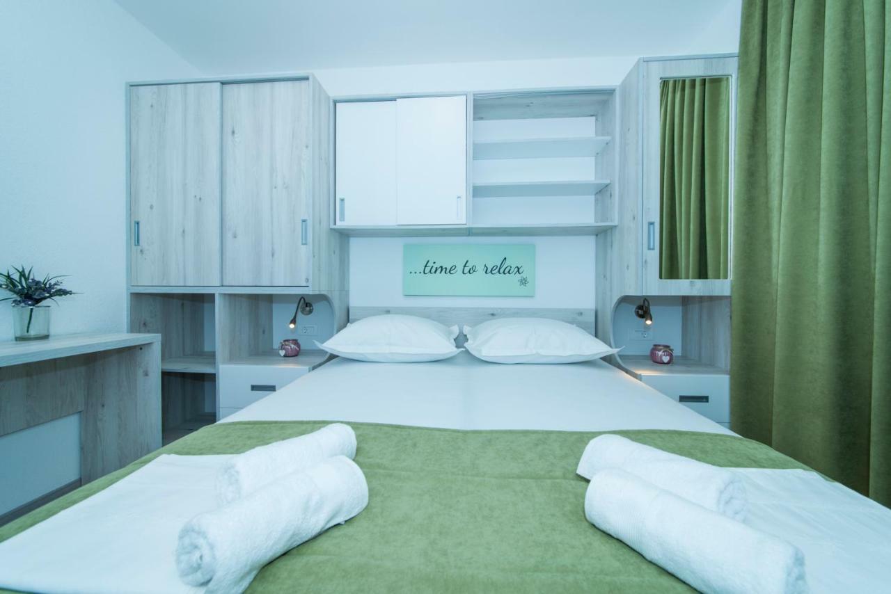 Apartmani Spiline - Mia Baška Voda エクステリア 写真