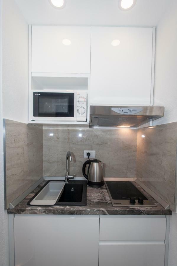 Apartmani Spiline - Mia Baška Voda エクステリア 写真