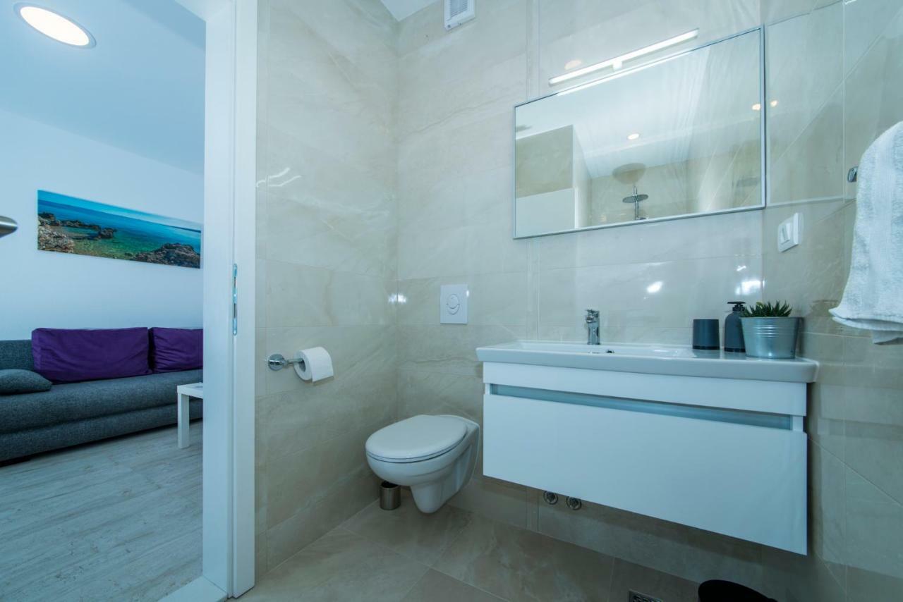 Apartmani Spiline - Mia Baška Voda エクステリア 写真