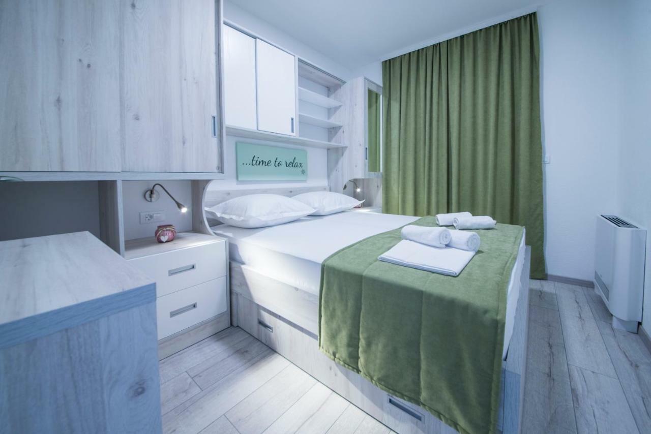 Apartmani Spiline - Mia Baška Voda エクステリア 写真