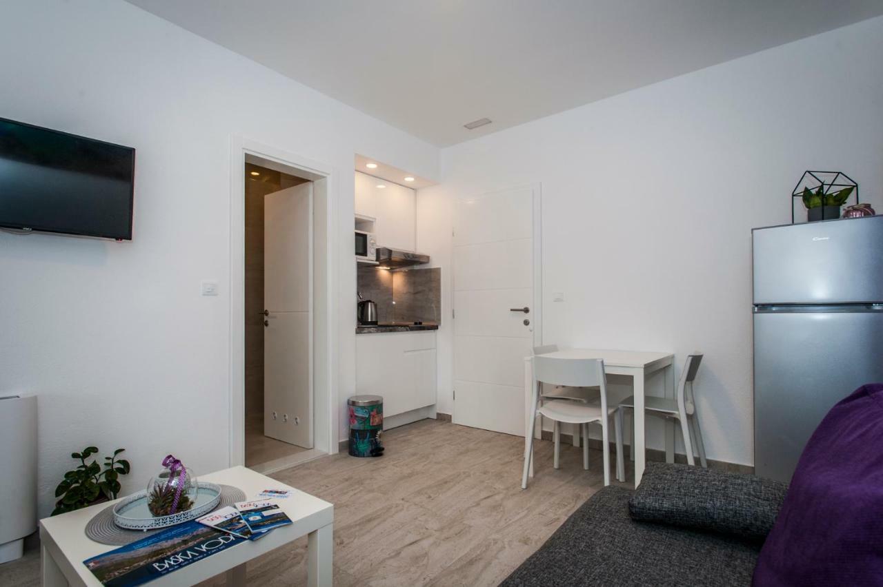 Apartmani Spiline - Mia Baška Voda エクステリア 写真
