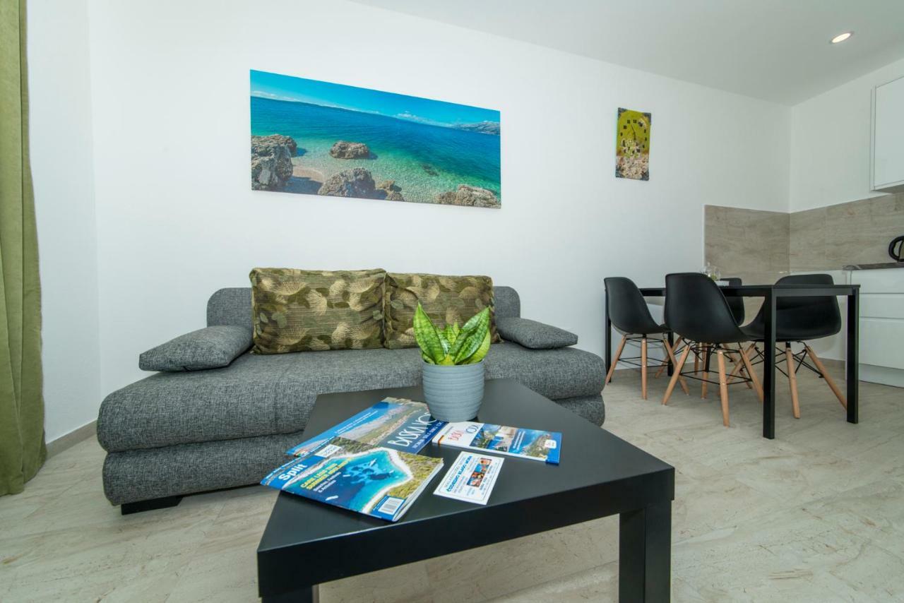 Apartmani Spiline - Mia Baška Voda エクステリア 写真