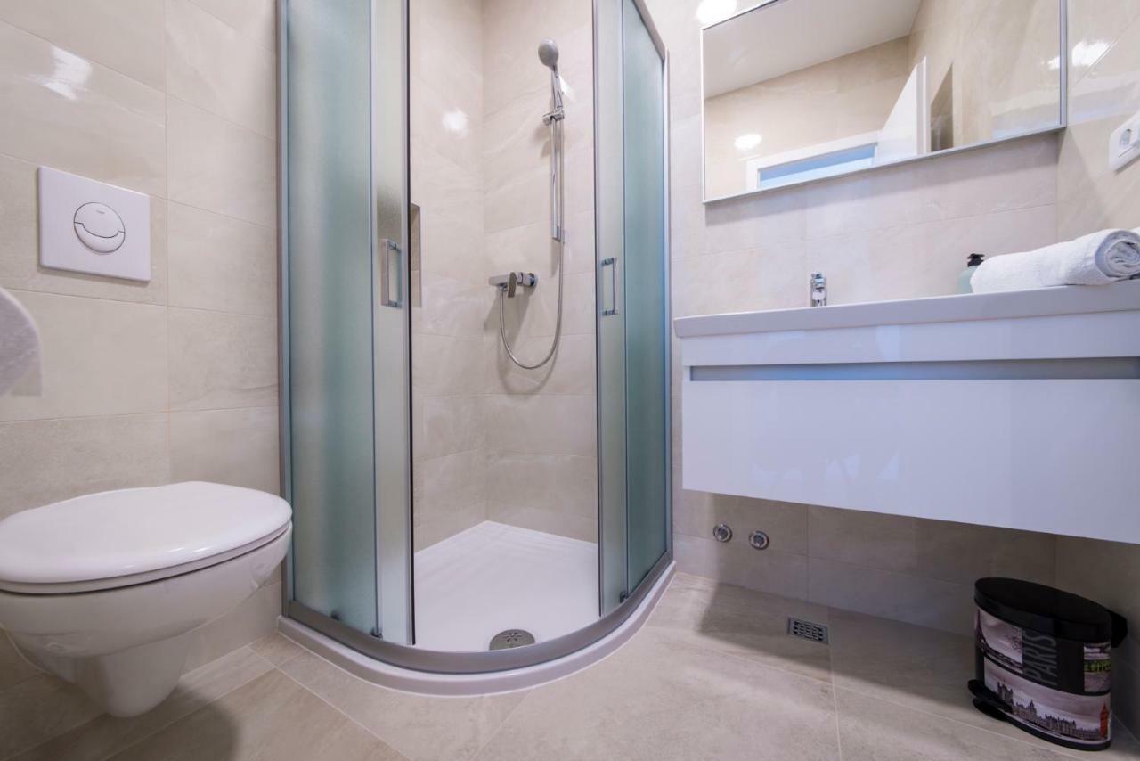 Apartmani Spiline - Mia Baška Voda エクステリア 写真