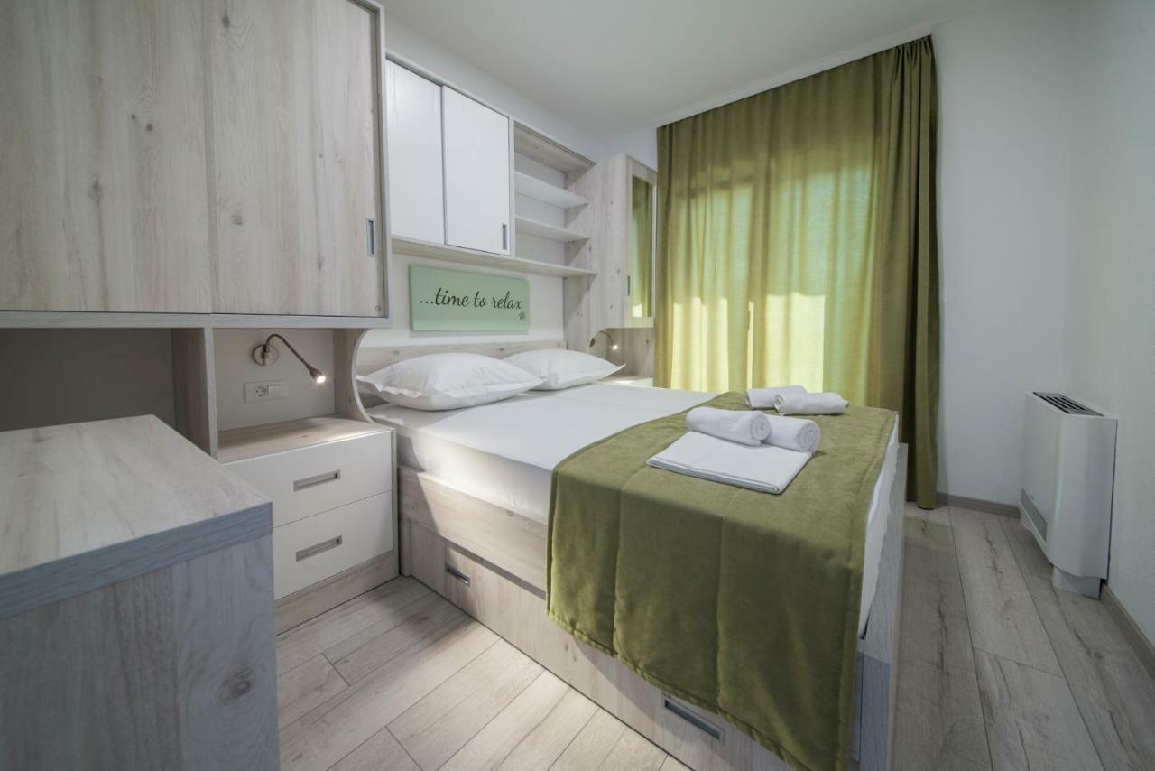 Apartmani Spiline - Mia Baška Voda エクステリア 写真