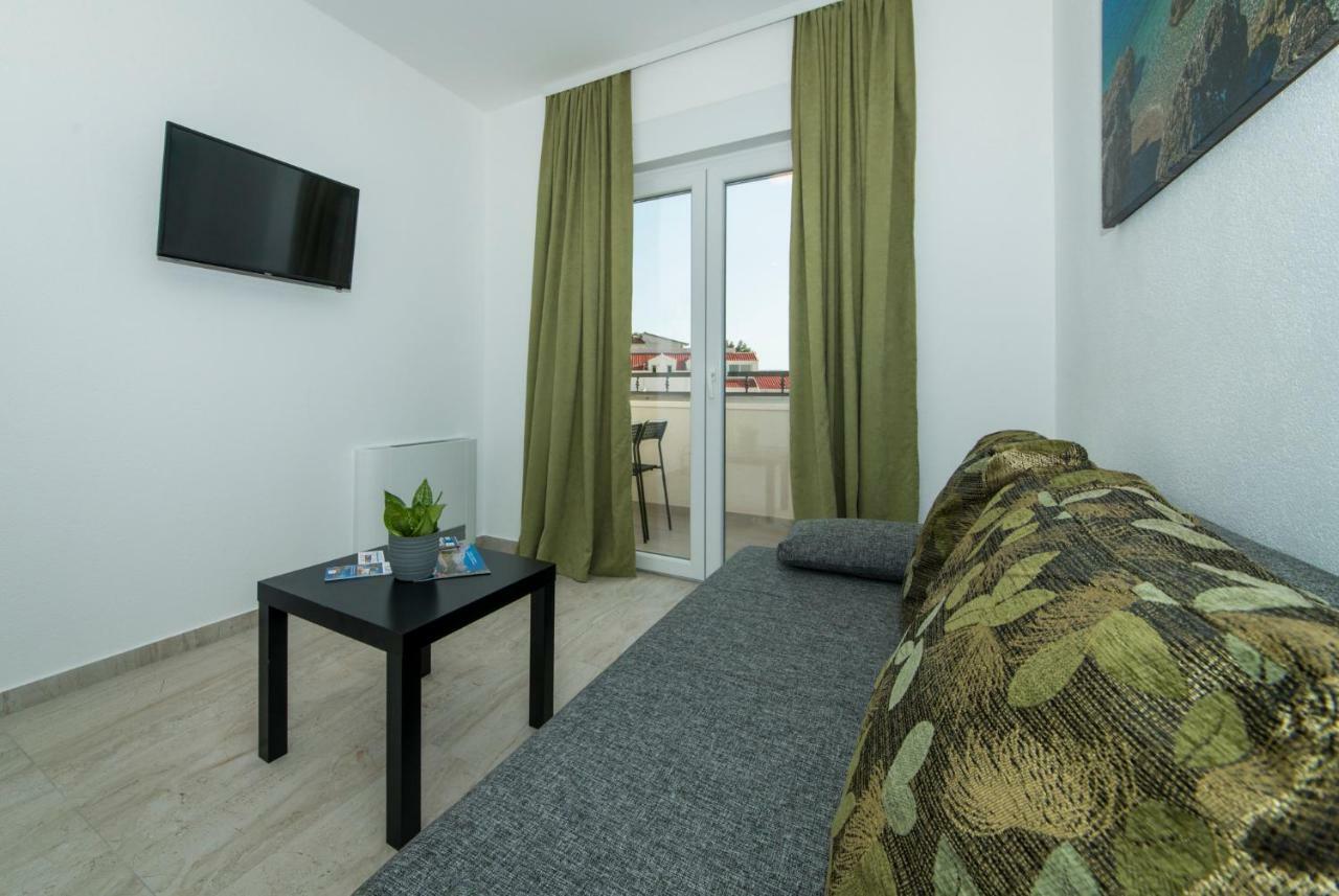 Apartmani Spiline - Mia Baška Voda エクステリア 写真