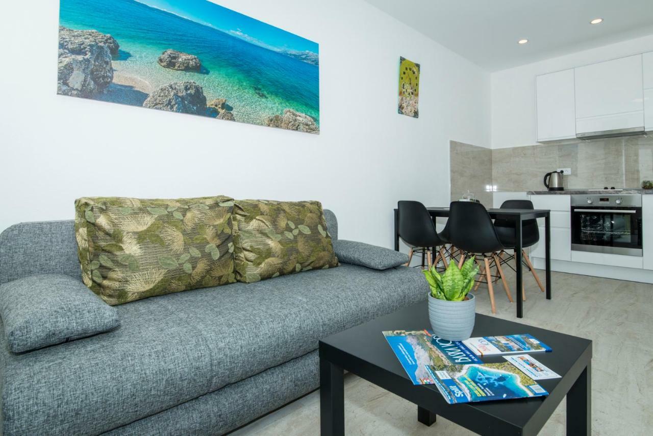 Apartmani Spiline - Mia Baška Voda エクステリア 写真