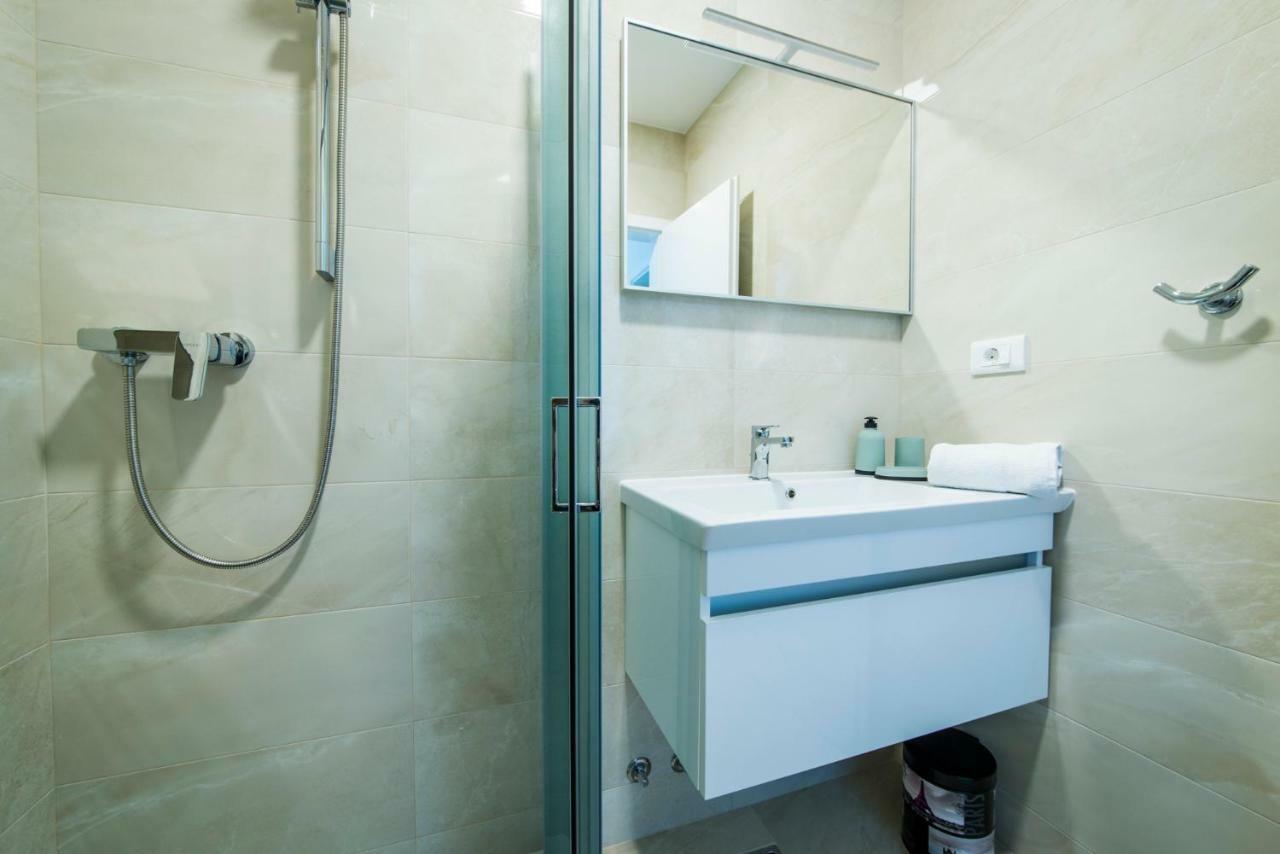 Apartmani Spiline - Mia Baška Voda エクステリア 写真